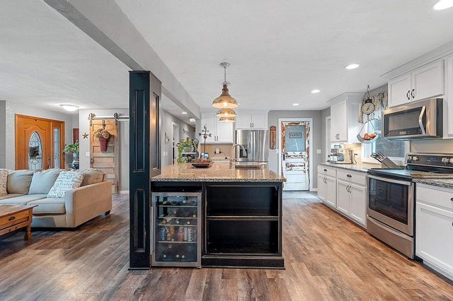 5000 N FRENCH ROAD, Appleton, WI 54913