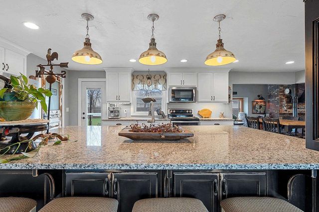 5000 N FRENCH ROAD, Appleton, WI 54913