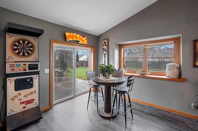 5000 N FRENCH ROAD, Appleton, WI 54913