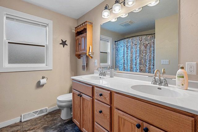 5000 N FRENCH ROAD, Appleton, WI 54913