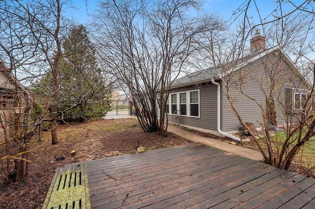 5000 N FRENCH ROAD, Appleton, WI 54913