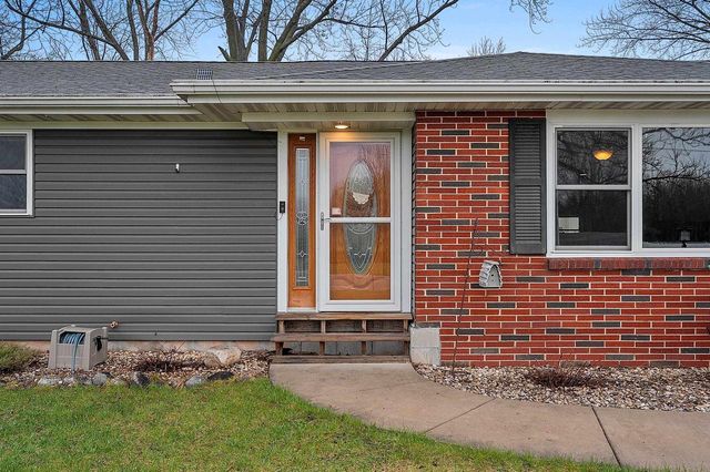 5000 N FRENCH ROAD, Appleton, WI 54913
