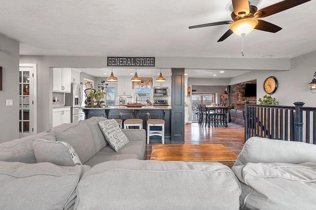 5000 N FRENCH ROAD, Appleton, WI 54913