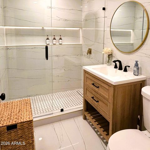 4950 W BETHANY HOME Road 22, Glendale, AZ 85301