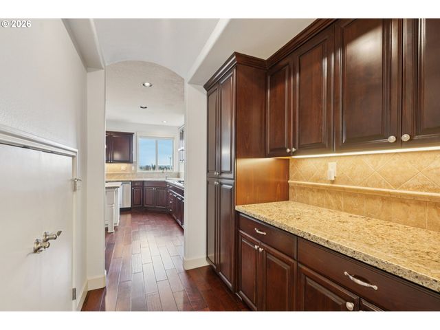 16772 Nw STALDER Ln, Portland, OR 97229