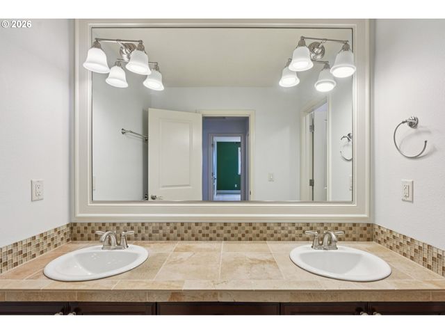 16772 Nw STALDER Ln, Portland, OR 97229