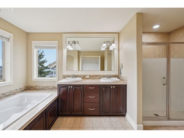 16772 Nw STALDER Ln, Portland, OR 97229