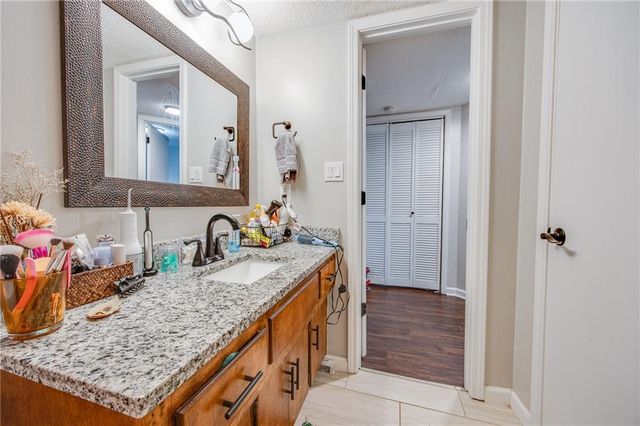 3615-3617 Brush Creek Drive, Lawrence, KS 66047