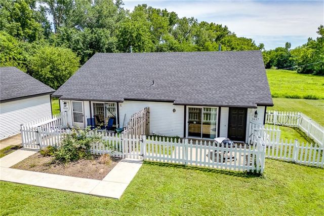 3615-3617 Brush Creek Drive, Lawrence, KS 66047
