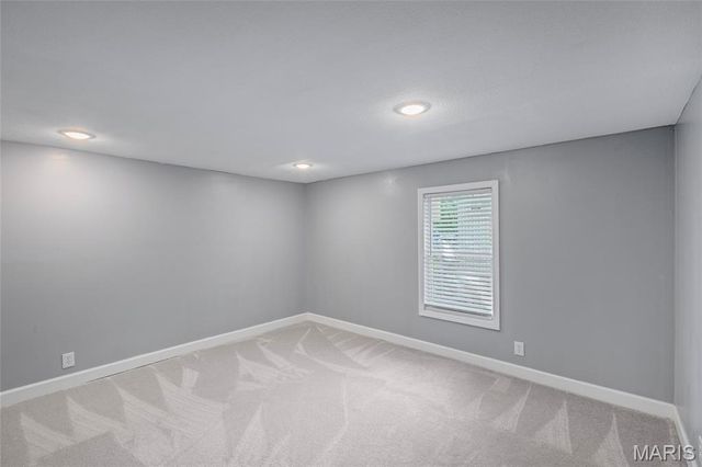 859 Thousand Pines Drive, Fenton, MO 63026
