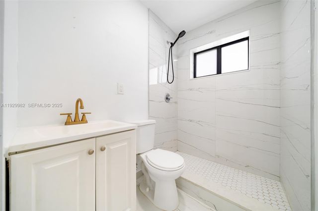 2401 SW 45th Ave, Fort Lauderdale, FL 33317