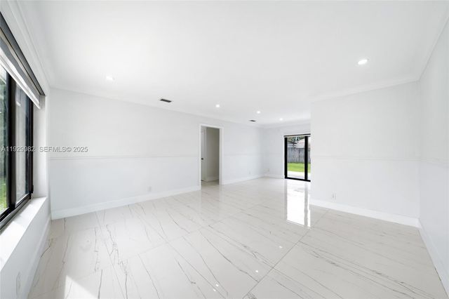 2401 SW 45th Ave, Fort Lauderdale, FL 33317