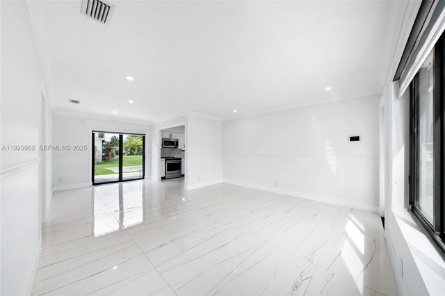 2401 SW 45th Ave, Fort Lauderdale, FL 33317