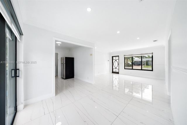 2401 SW 45th Ave, Fort Lauderdale, FL 33317