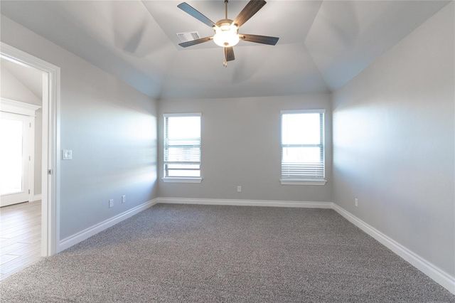 9229 NW 86th Terrace, Yukon, OK 73099