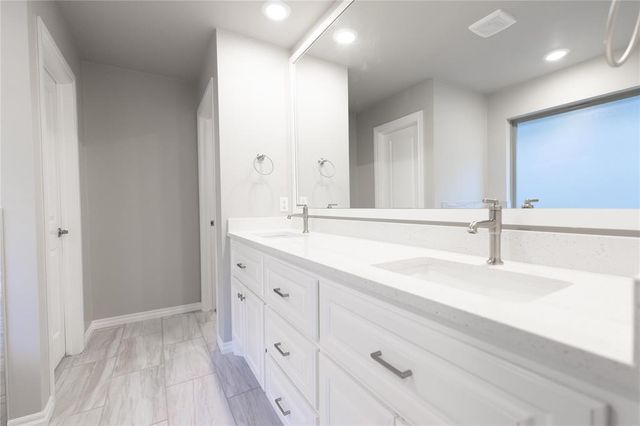 9229 NW 86th Terrace, Yukon, OK 73099