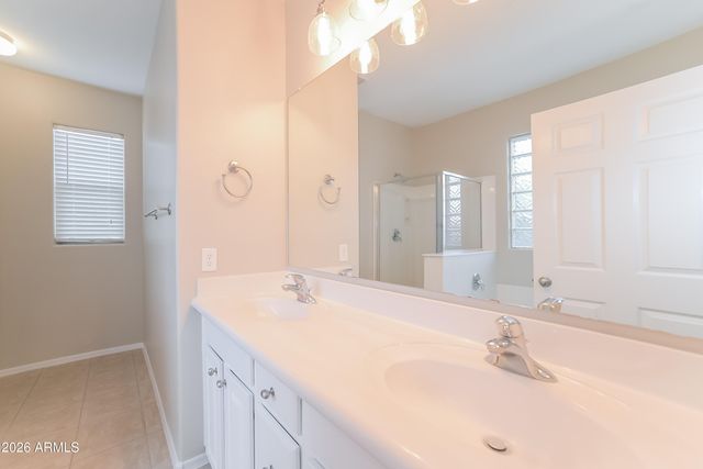 4537 W BURGESS Lane, Laveen, AZ 85339