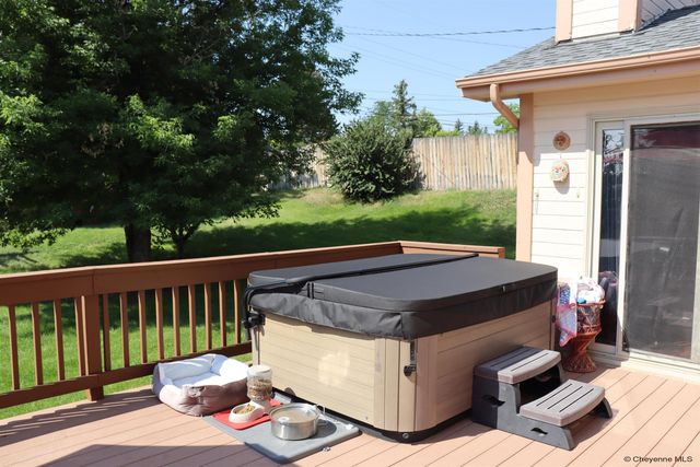 721 CREIGHTON ST, Cheyenne, WY 82009