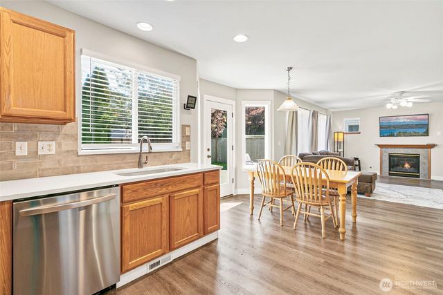 27648 238th Place SE, Maple Valley, WA 98038