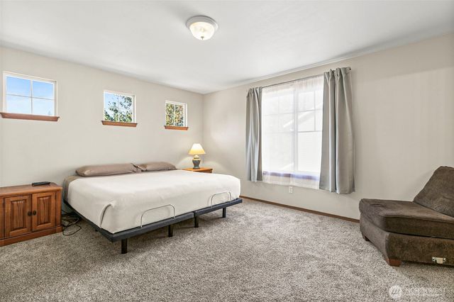 27648 238th Place SE, Maple Valley, WA 98038