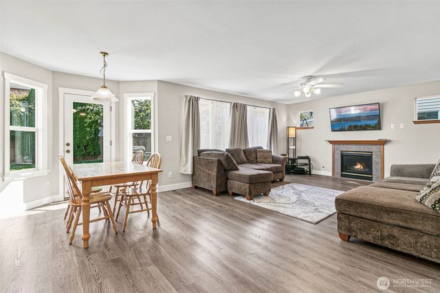 27648 238th Place SE, Maple Valley, WA 98038