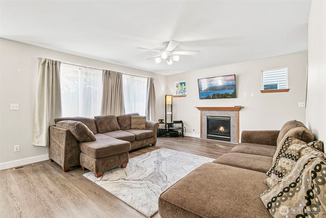 27648 238th Place SE, Maple Valley, WA 98038