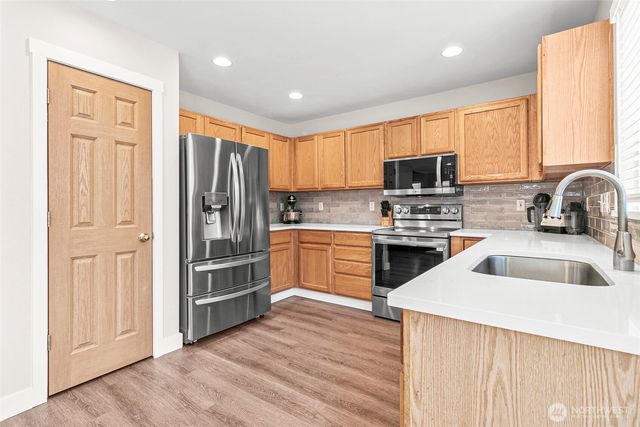 27648 238th Place SE, Maple Valley, WA 98038