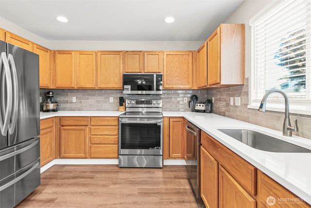 27648 238th Place SE, Maple Valley, WA 98038