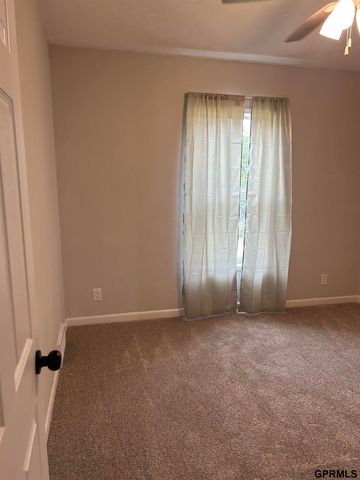 16410 Iske Drive, Bellevue, NE 68123