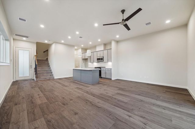 3911 Willowbend Point, Houston, TX 77025