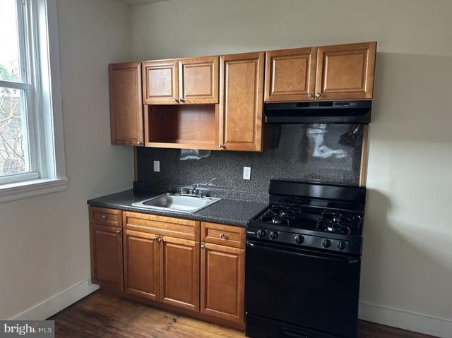 2033 WILMOT ST, Philadelphia, PA 19124