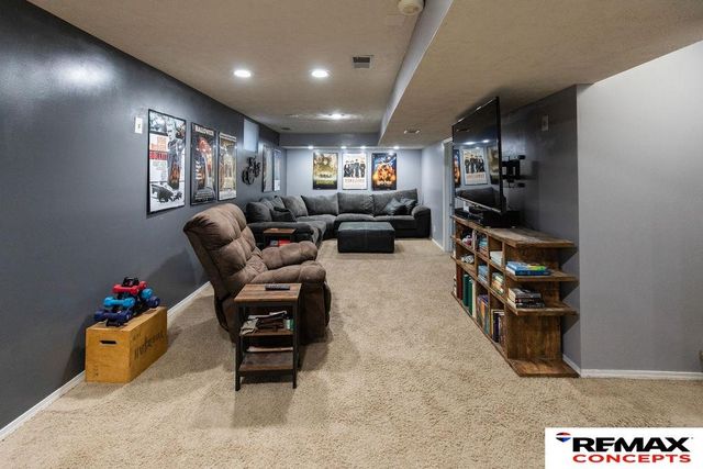 5059 N 20th Street, Lincoln, NE 68521