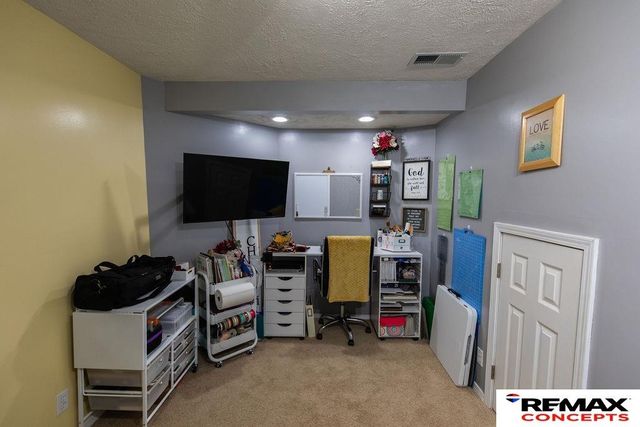 5059 N 20th Street, Lincoln, NE 68521