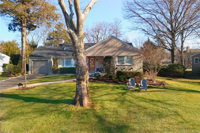 26 Midland Road, East Hills, NY 11577