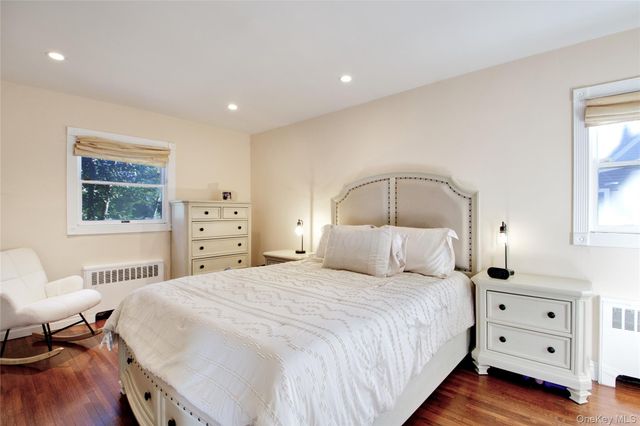 26 Midland Road, East Hills, NY 11577