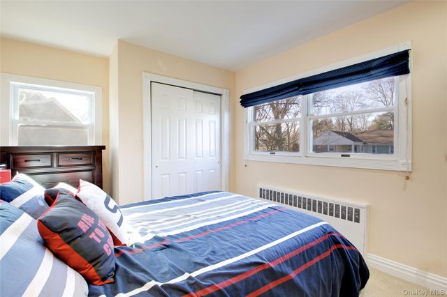 26 Midland Road, East Hills, NY 11577