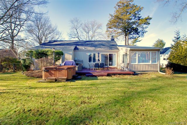 26 Midland Road, East Hills, NY 11577