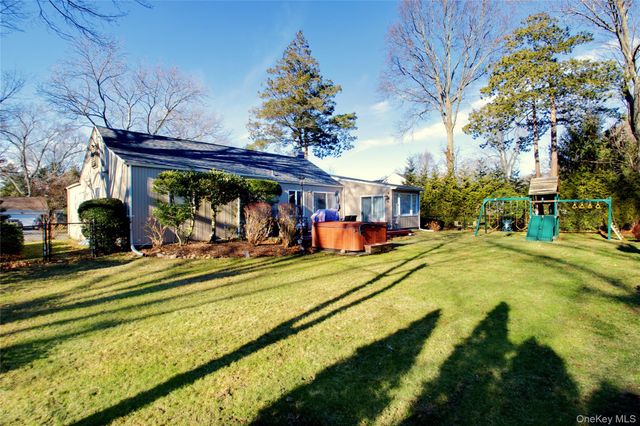 26 Midland Road, East Hills, NY 11577