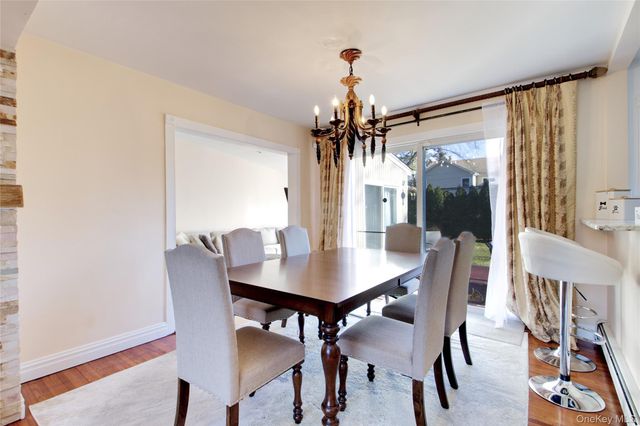 26 Midland Road, East Hills, NY 11577