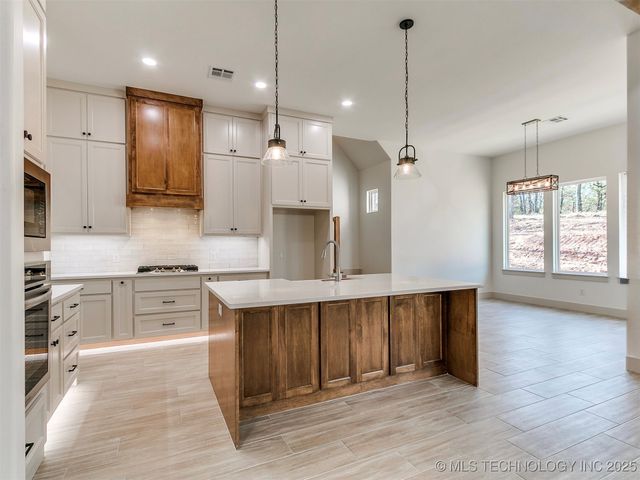 15919 Vernon Circle, Newalla, OK 74857