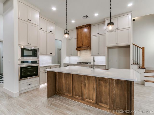 15919 Vernon Circle, Newalla, OK 74857