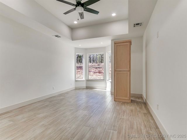 15919 Vernon Circle, Newalla, OK 74857