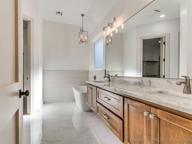 15919 Vernon Circle, Newalla, OK 74857