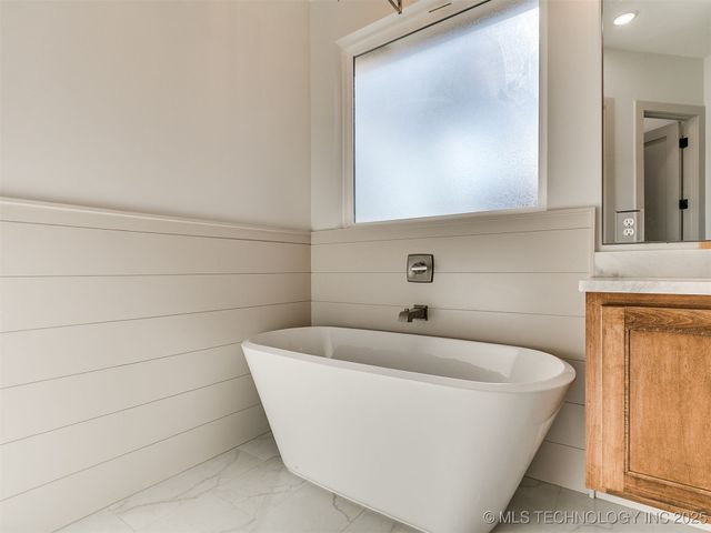 15919 Vernon Circle, Newalla, OK 74857