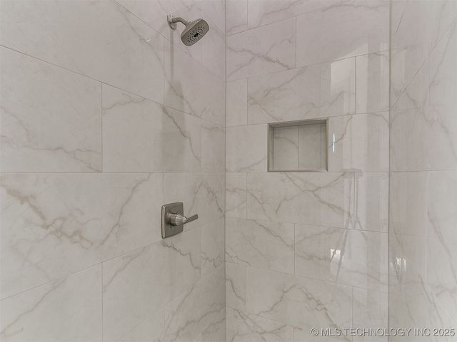 15919 Vernon Circle, Newalla, OK 74857