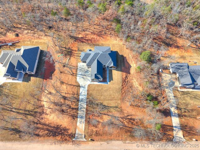 15919 Vernon Circle, Newalla, OK 74857