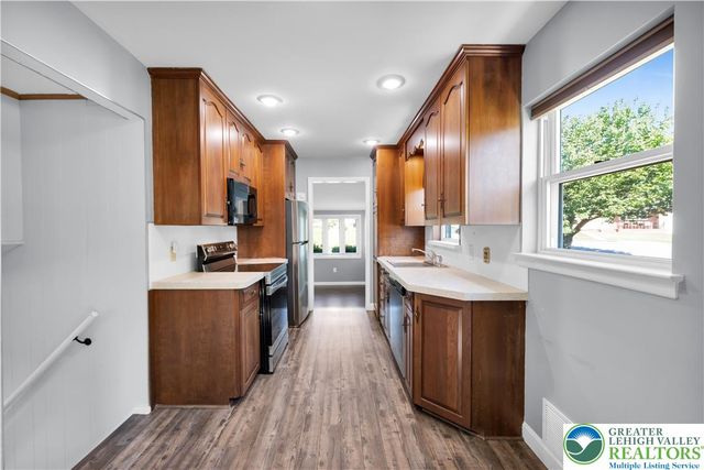 2049 Vista Drive, Bethlehem City, PA 18018