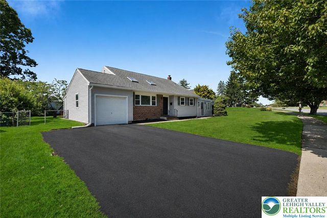 2049 Vista Drive, Bethlehem City, PA 18018