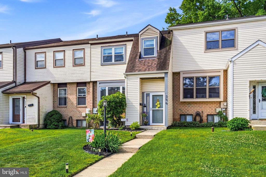256 BIRCH DR, Lafayette Hill, PA 19444