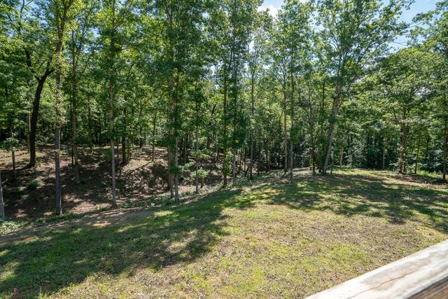 1239 Cherokee Rd, Waynesboro, TN 38485